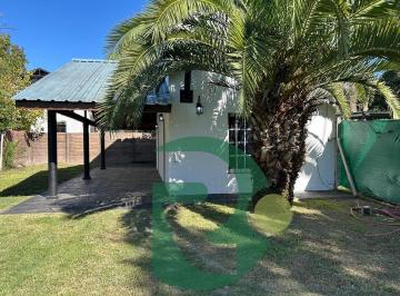 Casa · 100m² · 4 Ambientes · 7 Cocheras · Venta Casa 4amb. Parque Libre y Pileta.430 m. Parque Leloir