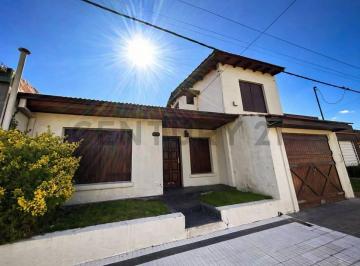 Casa · 173m² · 4 Ambientes · 1 Cochera · En Venta Casa 4 Ambientes