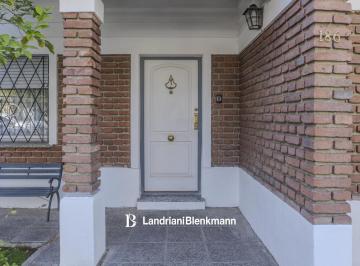 Casa · 119m² · 6 Ambientes · Casa en Venta en Calle Leguizamón 186 de Neuquen Capital