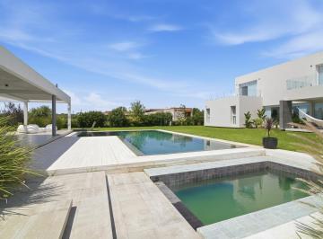 Casa · 460m² · 10 Ambientes · 2 Cocheras · Venta Casa 8 Ambientes Chivilcoy