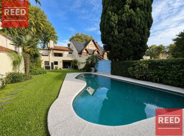 Casa · 224m² · 4 Ambientes · 3 Cocheras · Casa en Martinez
