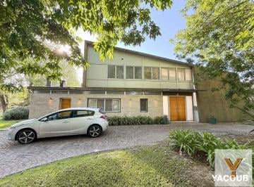 Casa · 385m² · 6 Ambientes · 4 Cocheras · Casa en Venta - 4 Dorm. 4 Baños - 1.400 m² - La Plata - Gran Bell.