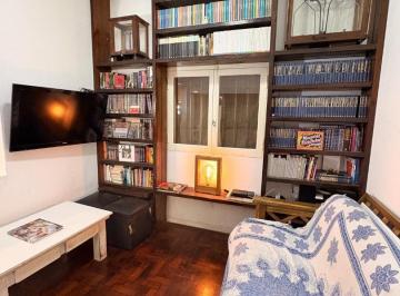 PH · 90m² · 3 Ambientes · 1 Cochera · PH en Pb Al Frente 2 Dorm., Patio y Cochera