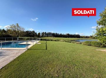 Casa · 460m² · 7 Ambientes · 2 Cocheras · Casa en El Golf
