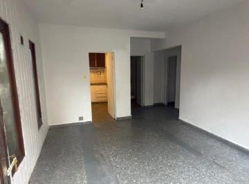 PH de 3 ambientes, Vicente López · Olivos (Bermúdez 1582) PH 3 Ambientes. Patio y Parrilla. 81 m²
