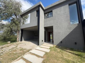Casa · 110m² · 5 Ambientes · 2 Cocheras · Casa en Nuevo Malagueño