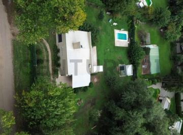 Quinta vacacional · 140m² · 4 Ambientes · Hermosa Quinta de 3 Dorm. con Pileta en Los Robles
