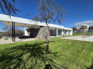 Casa · 1094m² · 8 Ambientes · 2 Cocheras · Casa 3 Dorm. | Alta Gracia Country Golf | Pileta