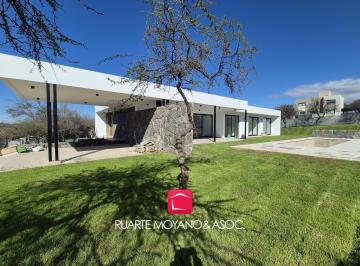 Casa · 1094m² · 8 Ambientes · 2 Cocheras · Casa 3 Dorm. | Alta Gracia Country Golf | Pileta