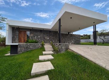 Casa · 1094m² · 8 Ambientes · 2 Cocheras · Casa 3 Dorm. | Alta Gracia Country Golf | Pileta