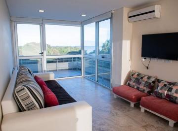 Casa · 330m² · 7 Ambientes · Casa en Venta - 5 Dorm. 7 Baños - Carilo
