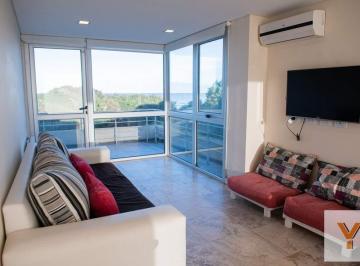 Casa · 330m² · 7 Ambientes · Casa en Venta - 5 Dorm. 7 Baños - Carilo