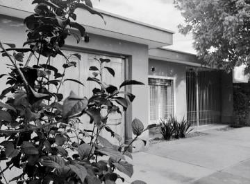 Casa de 7 ambientes, San Rafael · Residencia de Categoría con Espacio Comercial Proyectado