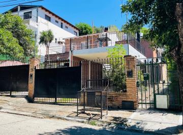 Casa · 56m² · 2 Ambientes · 1 Cochera · Casa en Venta de un Dormitorio en PH con Cochera a 10 Cuadras del Centro en Villa Carlos Paz