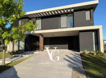 Casa · 908m² · 6 Ambientes · 6 Cocheras · Casa en Virazon a Laguna