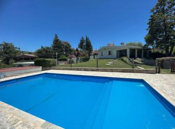 Casa · 117m² · 3 Ambientes · 2 Cocheras · Casa de 2 Dorm. en Villa Lago Azul