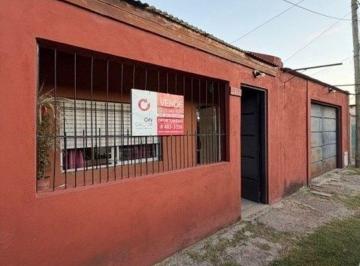 Casa de 3 ambientes, La Plata · Venta de Casa en 524 N 3968 E/ 134 y 135 San Carlos - La Plata