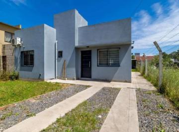 Casa · 90m² · 3 Ambientes · Casa en Venta - 2 Dorm. 2 Baños - Arturo Seguí