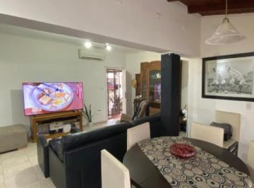 Departamento · 70m² · 4 Ambientes · 1 Cochera · Departamento en Venta - 3 Dorm. 2 Baños - Pergamino