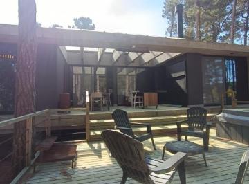 Casa · 320m² · 5 Ambientes · Casa en Venta - 4 Dorm. 4 Baños - Pinamar