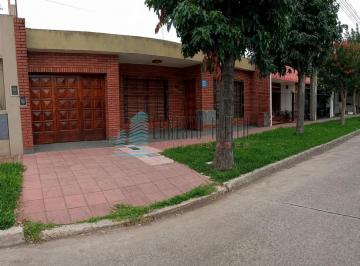Casa · 175m² · 4 Ambientes · 1 Cochera · Venta Casa en Una Sola Planta con Piscina - Quilmes