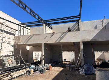 Local comercial · 99m² · 2 Ambientes · 3 Cocheras · Local Comercial Alquier - Venta en Pozo
