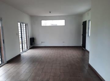 Casa · 75m² · 3 Ambientes · 2 Cocheras · Casa en Venta - 2 Dorm. 1 Baño - 400 m² - Bolívar