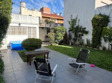 Ph al frente, 3 ambientes, con jardín, fondo y parrilla.-
Excelente ubicación en · PH 3 Amb Al Frente, con Jardín/ Patio y Parrilla, Muy Luminoso en Liniers