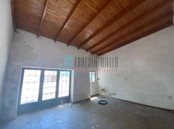 Casa · 137m² · 5 Ambientes · A. Venta Casa a Remodelar - Excelente Ubicacion - Zona de Gastronomia