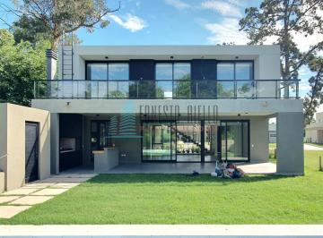 Casa · 240m² · 4 Ambientes · 2 Cocheras · A. Venta Casa 4 Ambientes con Pileta Galeria - Greenville Polo & Resort