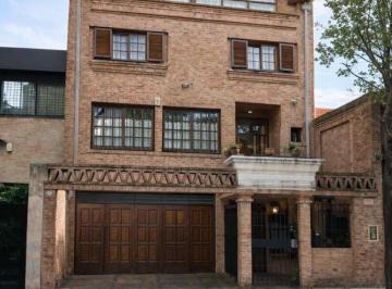 Casa · 360m² · 7 Ambientes · 2 Cocheras · Casa de Categoría 7 Ambientes con Jardín, Playroom y Cocheras | Las Lomas de Núñez