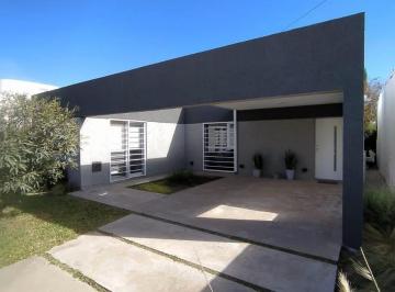 Casa · 72m² · 4 Ambientes · 1 Cochera · Propiedad en Venta - Uspallata Al 1400, Barrio Acequias del Aire, Roldán - 2 Dorm.