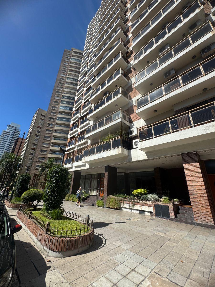 Avenida Colombres 202