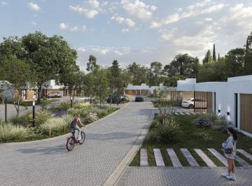 Casa · 200m² · 3 Ambientes · 2 Cocheras · ¡Venta! Casas en Housing Alaria