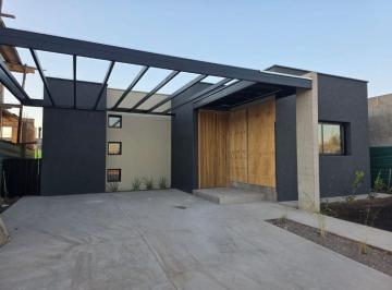 Casa de 5 ambientes, Godoy Cruz · Casa a Estrenar en Venta Barrio Lar de Terrada