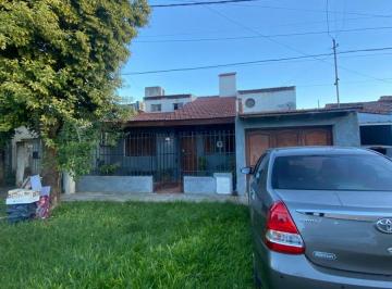Casa de 6 ambientes, Santo Tomé · Casa 3 Dorm. Patio Verde con Pileta y Cochera.
