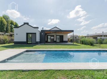 Casa · 145m² · 4 Ambientes · 4 Cocheras · Venta Casa Cuatro Ambientes, Barrio Santa Clara, Pilar Manzanares