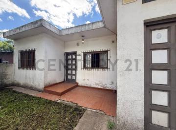 Casa · 100m² · 4 Ambientes · 1 Cochera · Casa 4 Ambientes con Parque y Cochera. Barrio Parque Camet
