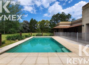 Casa · 250m² · 5 Ambientes · 3 Cocheras · Venta Casa Campos de Roca
