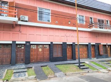 Departamento · 75m² · 3 Ambientes · 1 Cochera · Venta PH 3 Ambientes en Bernal Este