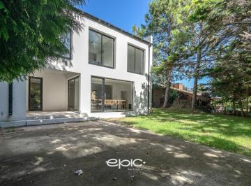Casa · 189m² · 5 Ambientes · 1 Cochera · Casa en Alquiler en Pinamar a 3 Cuadras del Mar
