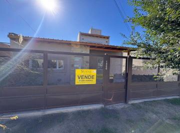 Casa de 7 ambientes, Puerto Madryn · Casa en Venta 3 Dormmutisia N°1866 E/ Pangue y Notroprecio U$d184.000