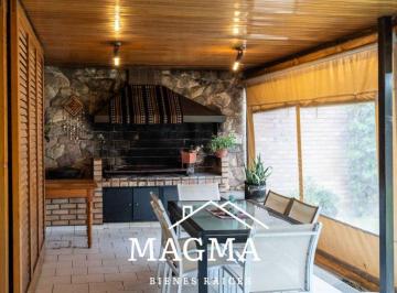 Casa de 7 ambientes, Córdoba · Casa Venta en Urca - 4 Dorm - Pileta!
