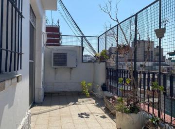 Departamento de 3 ambientes, Almagro · Departamento de 80 m² con 2 Dorm. en Venta a Reciclar