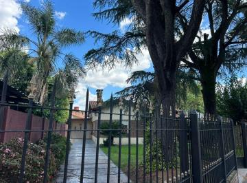 Casa de 4 ambientes, Almirante Brown · Casa a La Venta con Excelente Lote Calle Melide 1254 Jose Marmol