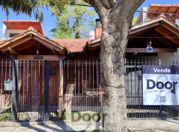 Casa · 159m² · 3 Ambientes · 2 Cocheras · Casa Venta en City Bell, Entre Caminos. 19 y 477. Apta Banco. Permuta por Depto.