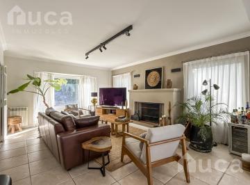 Casa · 225m² · 8 Ambientes · 2 Cocheras · Casa en Venta 4 Dorm. en Barrio Los Ceibos