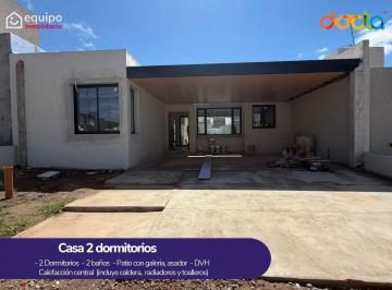 Casa · 250m² · 4 Ambientes · 2 Cocheras · Casa Pb 2 Dorm