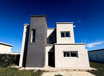 Casa · 170m² · 5 Ambientes · 6 Cocheras · Casa Alquiler 3 Dorm. 10 456 y 457 Barrio Semi Cerrado El Quimilar City Bell