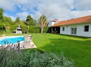 Casa de 5 ambientes, Chacras de Coria · Casa Amoblada en Alquiler